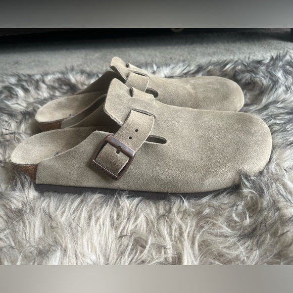 Ariesugg by Ugg Tan Suede Mules - Picture 5 of 12